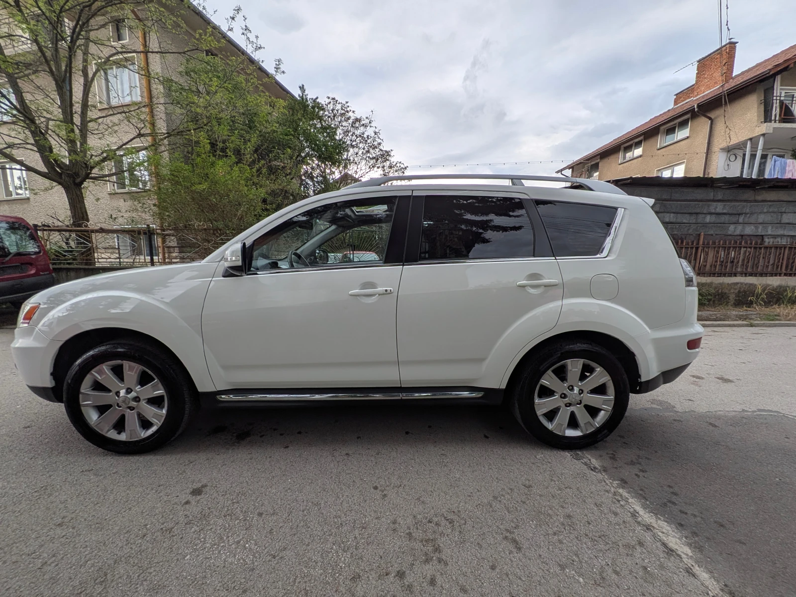 Mitsubishi Outlander XL* 7МЕСТА* AUTO* КОЖА* NAVI* 4X4* XENON* CAMERA* , снимка 6 - Автомобили и джипове - 54488206