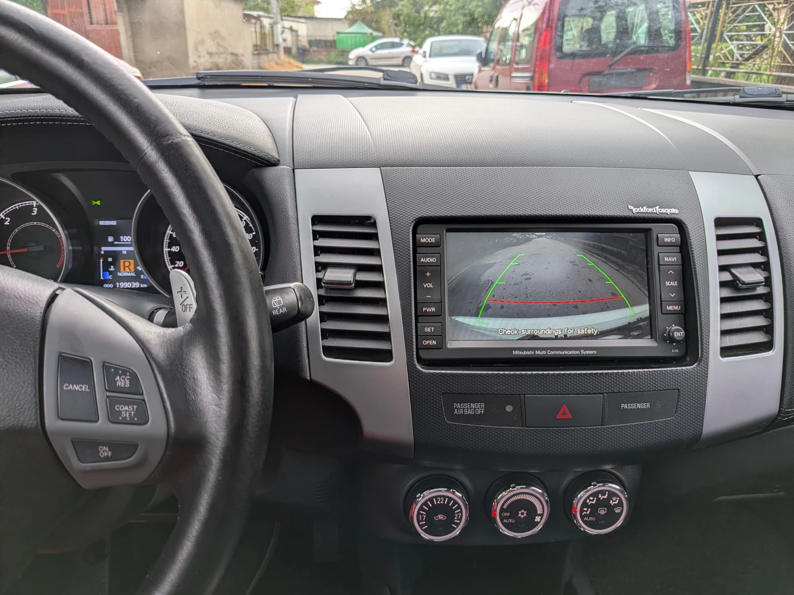 Mitsubishi Outlander XL* 7МЕСТА* AUTO* КОЖА* NAVI* 4X4* XENON* CAMERA* , снимка 15 - Автомобили и джипове - 54488206