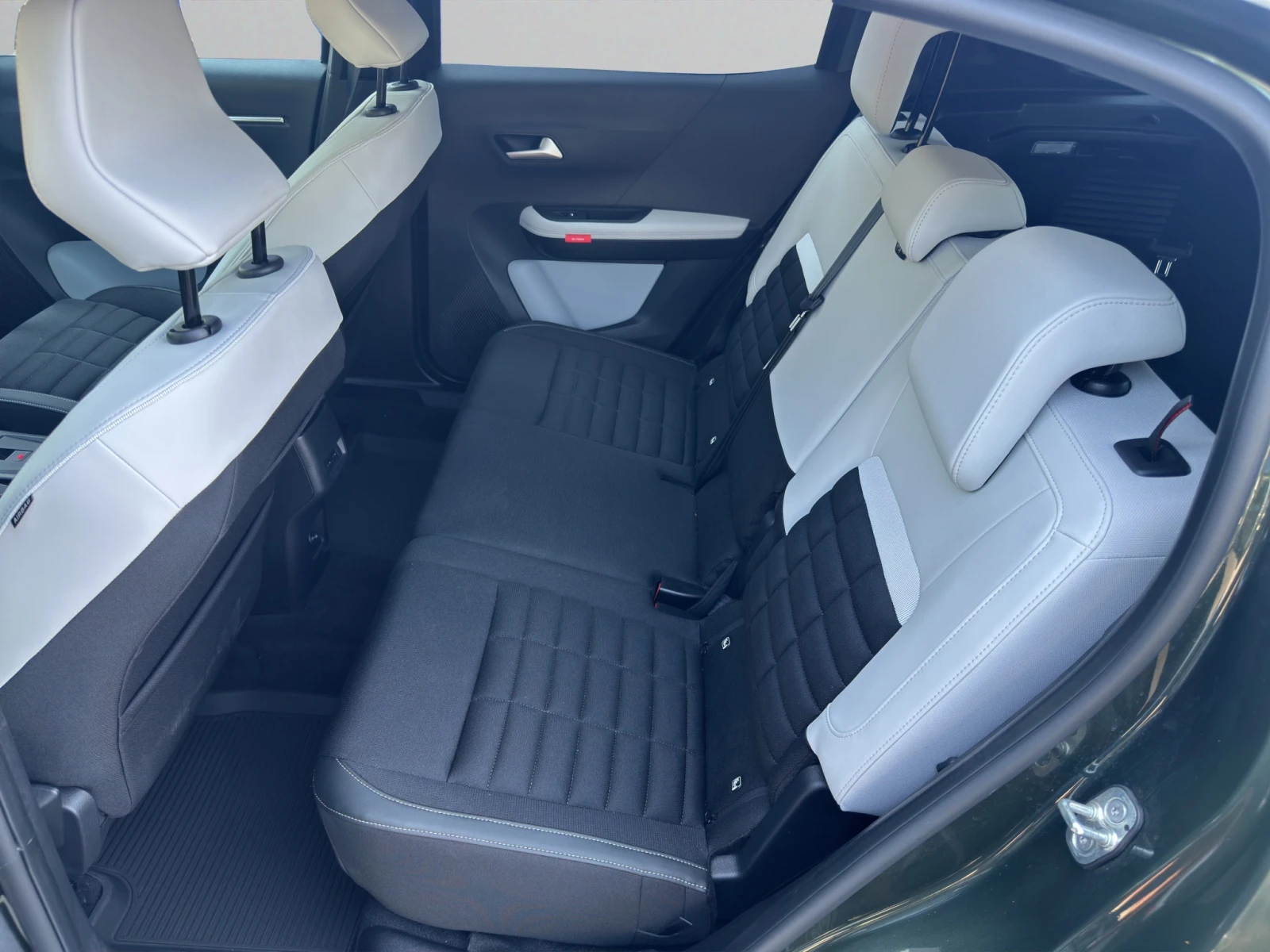 Citroen C3 Aircross MAX HYBRID 145 AUTOMATIC E6, снимка 9 - Автомобили и джипове - 55055842