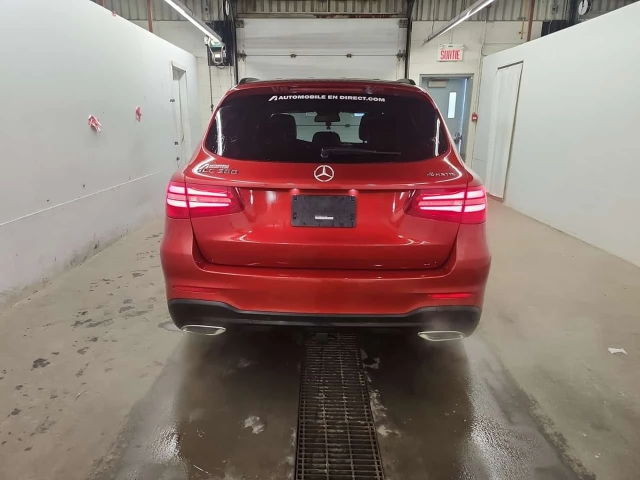 Mercedes-Benz GLE 300 AMG Line * CARFAX * , снимка 5 - Автомобили и джипове - 55300717