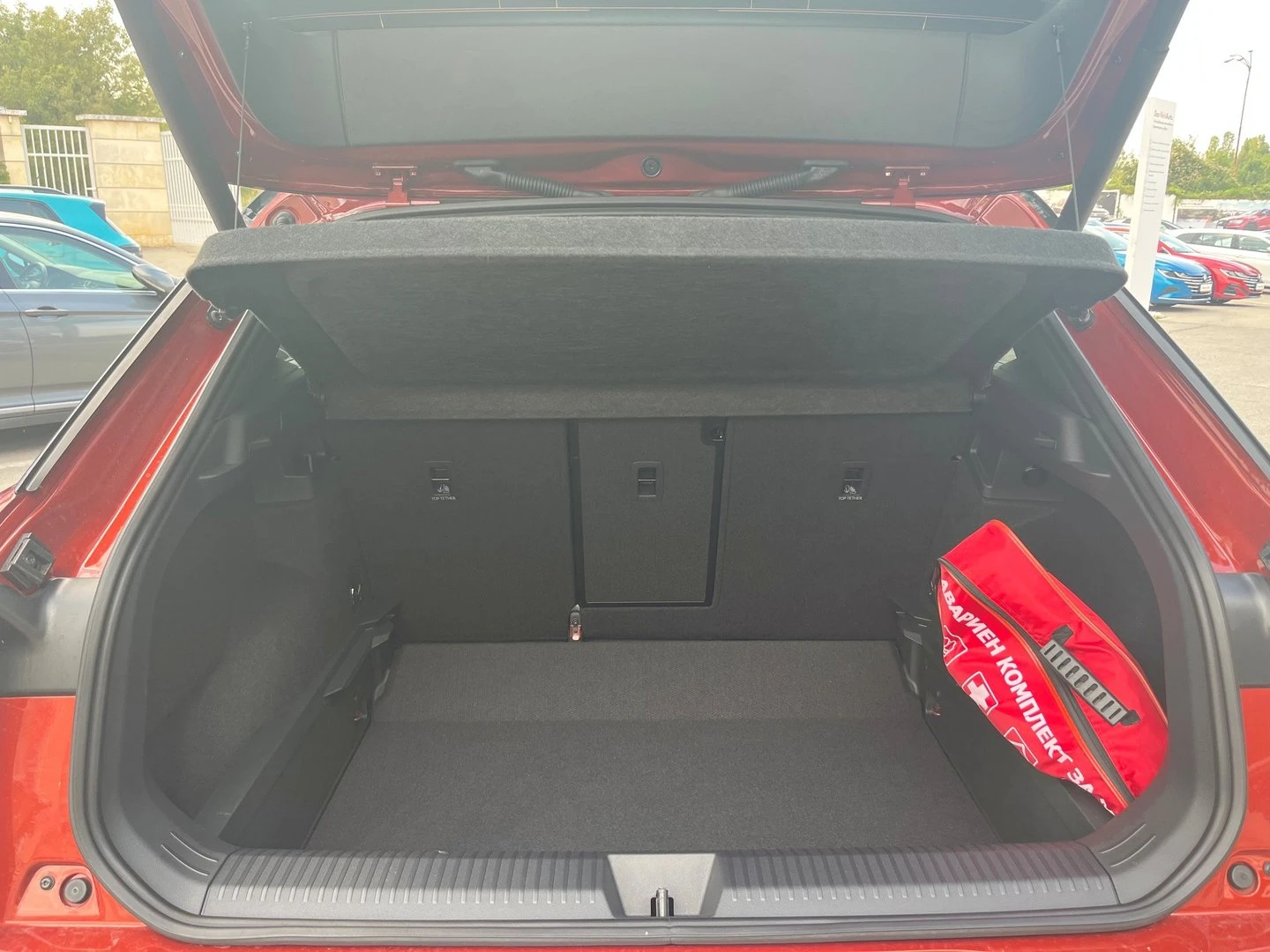 VW T-Roc, снимка 6 - Автомобили и джипове - 56422346