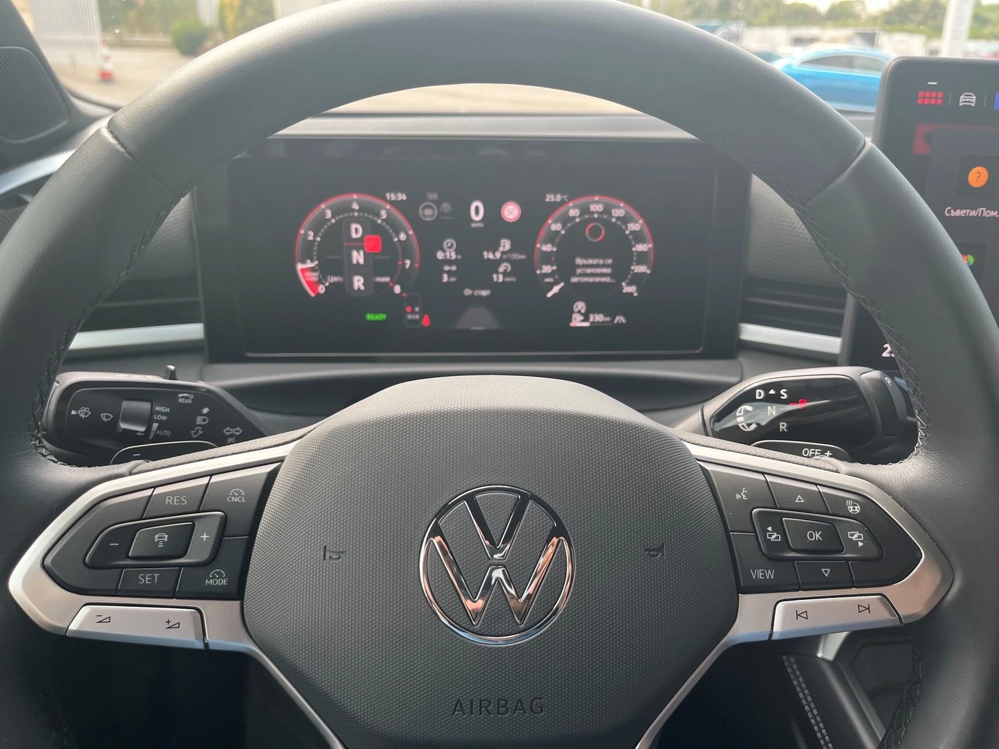 VW T-Roc, снимка 17 - Автомобили и джипове - 56422346