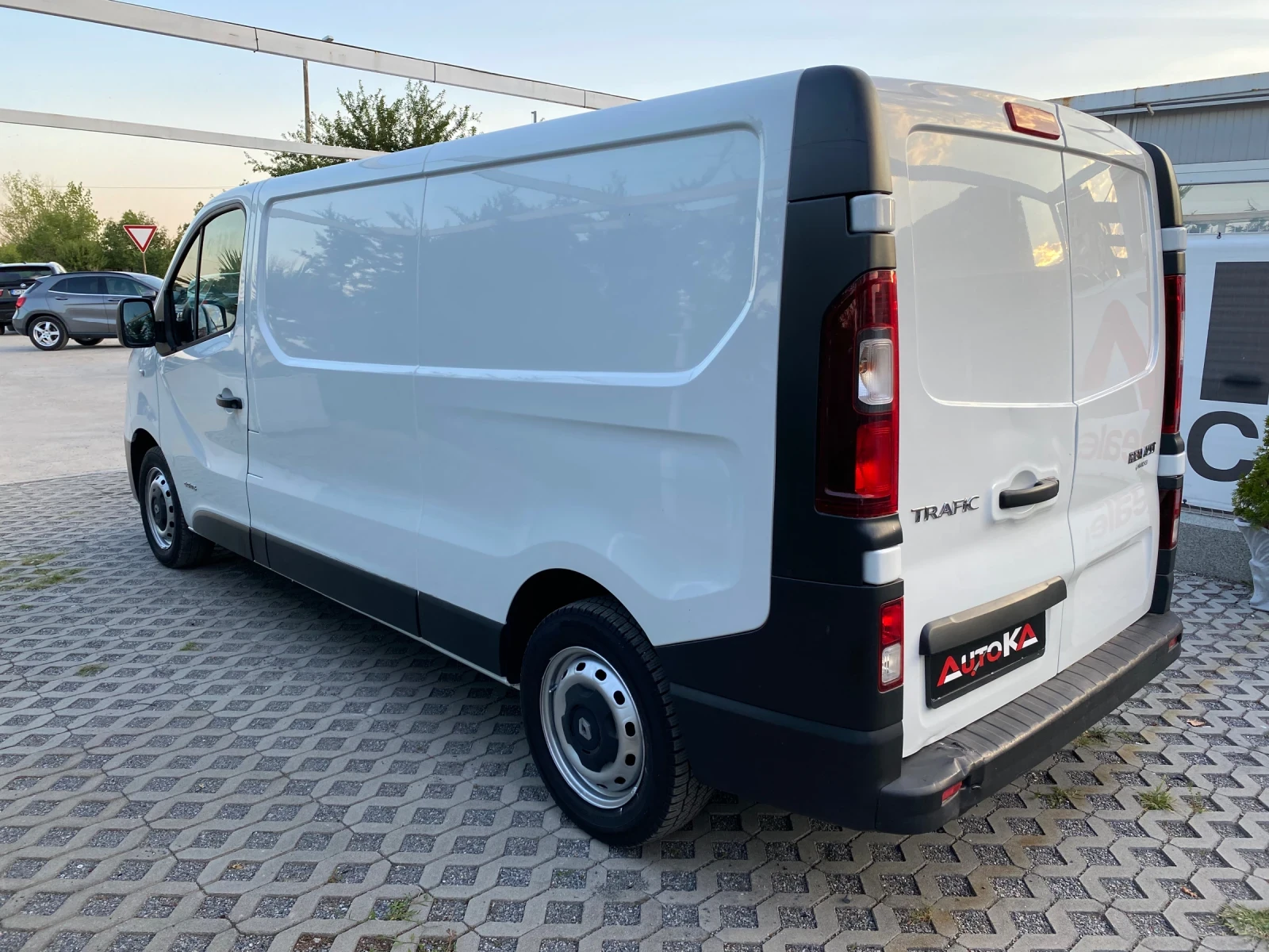 Renault Trafic 1.6DCI-116кс= ДЪЛГА БАЗА= КЛИМАТИК= 6СКОРОСТИ - изображение 5