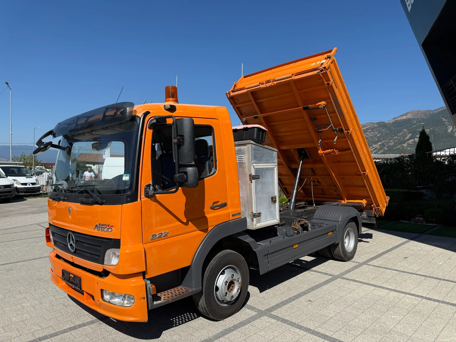 Mercedes-Benz Atego 822 3.80м. х 2.36м. 3-местен  - изображение 3