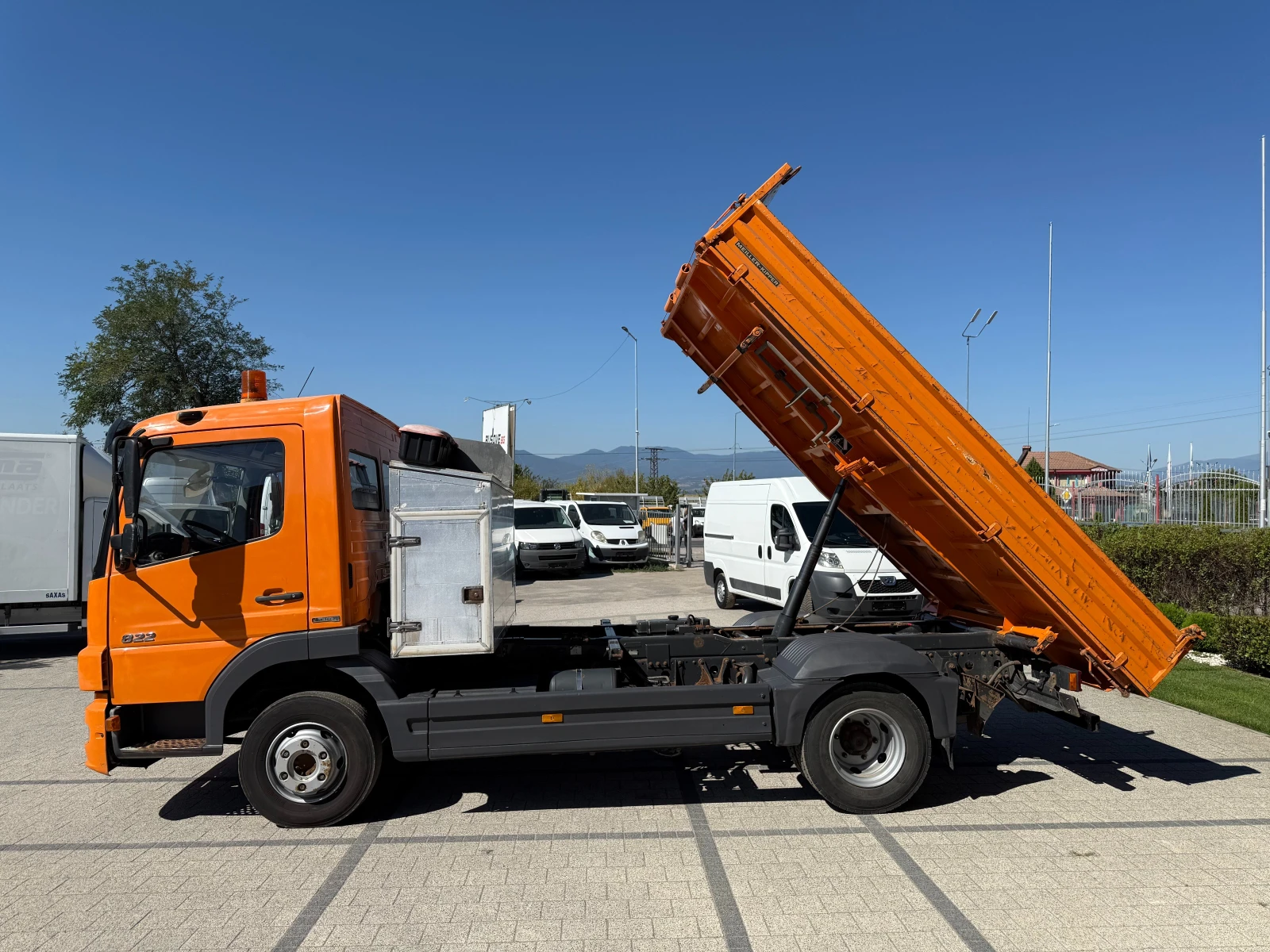 Mercedes-Benz Atego 822 3.80м. х 2.36м. 3-местен  - изображение 4