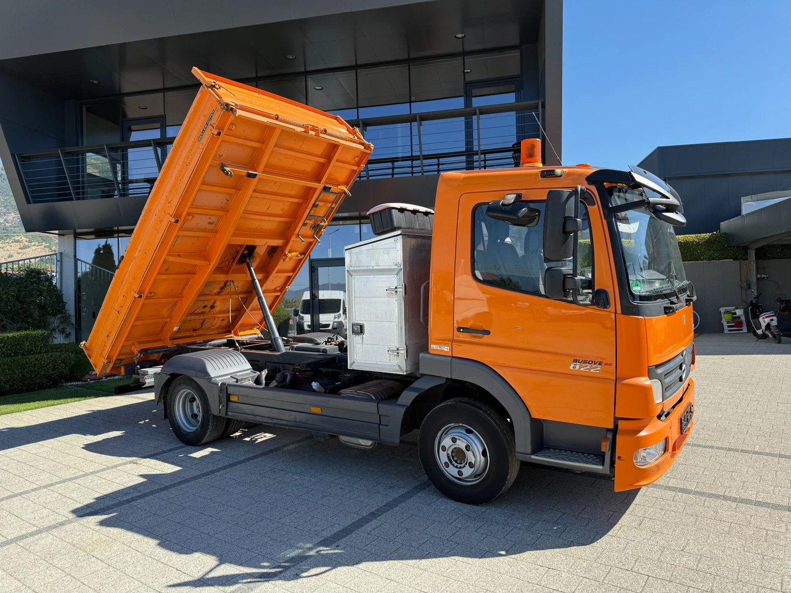 Mercedes-Benz Atego 822 3.80м. х 2.36м. 3-местен  - изображение 2