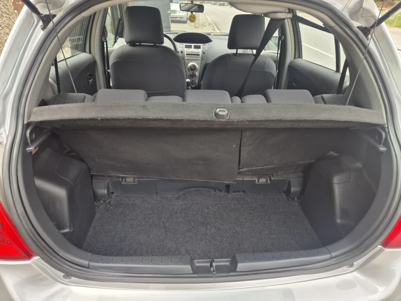 Toyota Yaris 1.3 vvt-i, снимка 5 - Автомобили и джипове - 52205236