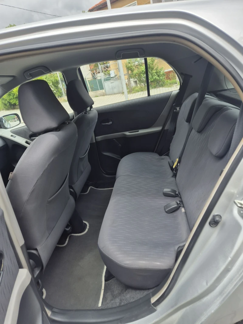Toyota Yaris 1.3 vvt-i, снимка 10 - Автомобили и джипове - 52205236