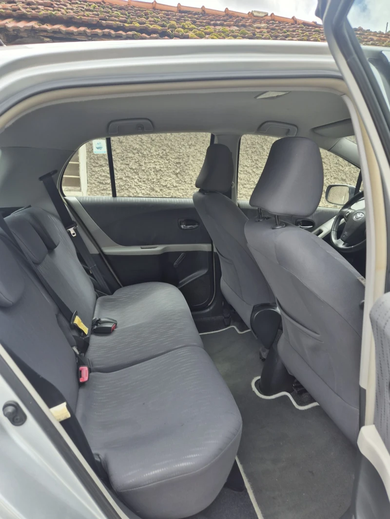 Toyota Yaris 1.3 vvt-i, снимка 8 - Автомобили и джипове - 52205236