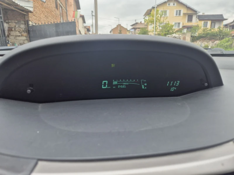 Toyota Yaris 1.3 vvt-i, снимка 12 - Автомобили и джипове - 52205236