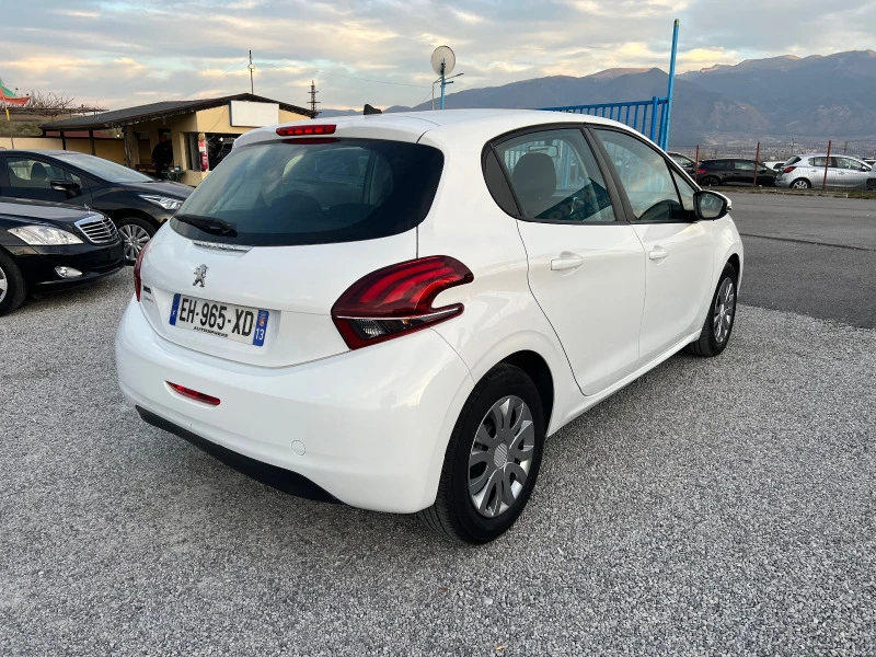 Peugeot 208 1.6hdi EURO 6, снимка 4 - Автомобили и джипове - 38561010