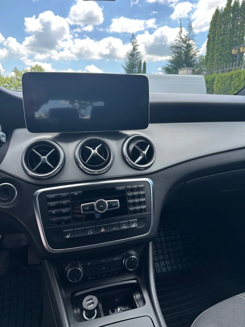 Mercedes-Benz CLA 220, снимка 6 - Автомобили и джипове - 48324381