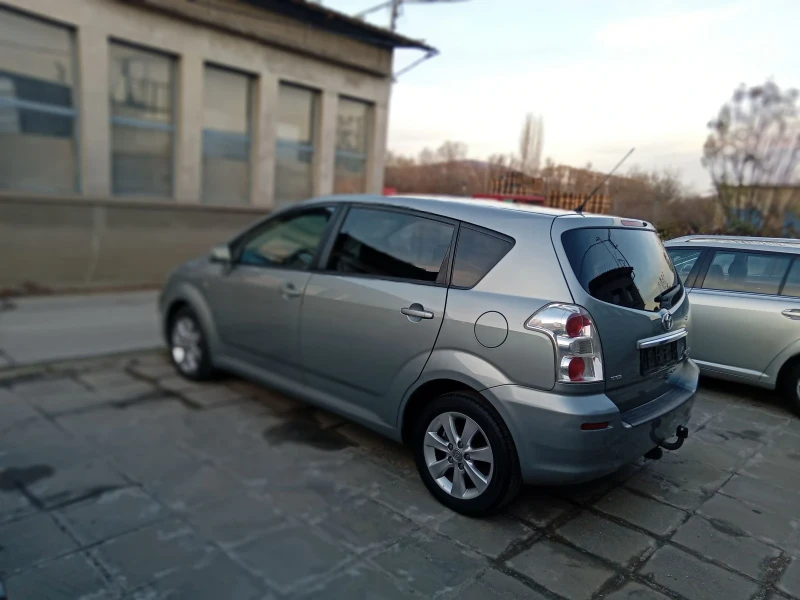 Toyota Corolla verso 1.8 Навигация , Фейслифт, снимка 3 - Автомобили и джипове - 48108789