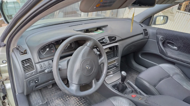 Renault Laguna 1.8 16V, снимка 6 - Автомобили и джипове - 52639702