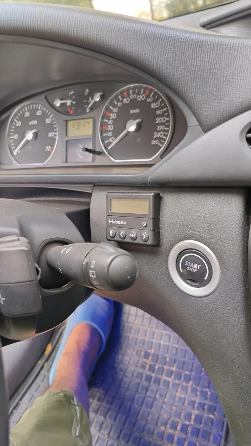 Renault Laguna 1.8 16V, снимка 12 - Автомобили и джипове - 52639702