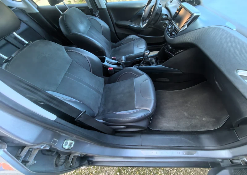 Peugeot 2008 1.6hdi ALLURE ПЕРФЕКТЕН, КОЖА, ПАРКТРОНИК , снимка 11 - Автомобили и джипове - 52282525