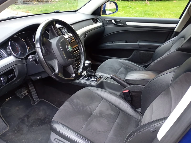 Skoda Superb, снимка 4 - Автомобили и джипове - 52833484