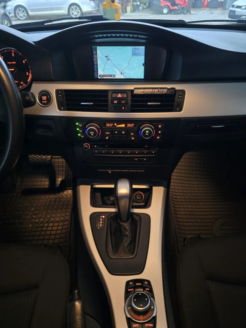 BMW 318 2.0 D FACE НАВИ АВТОМАТ, снимка 17 - Автомобили и джипове - 53346047