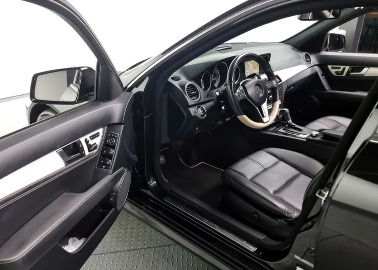 Mercedes-Benz C 200 C200 Avantgarde - изображение 7
