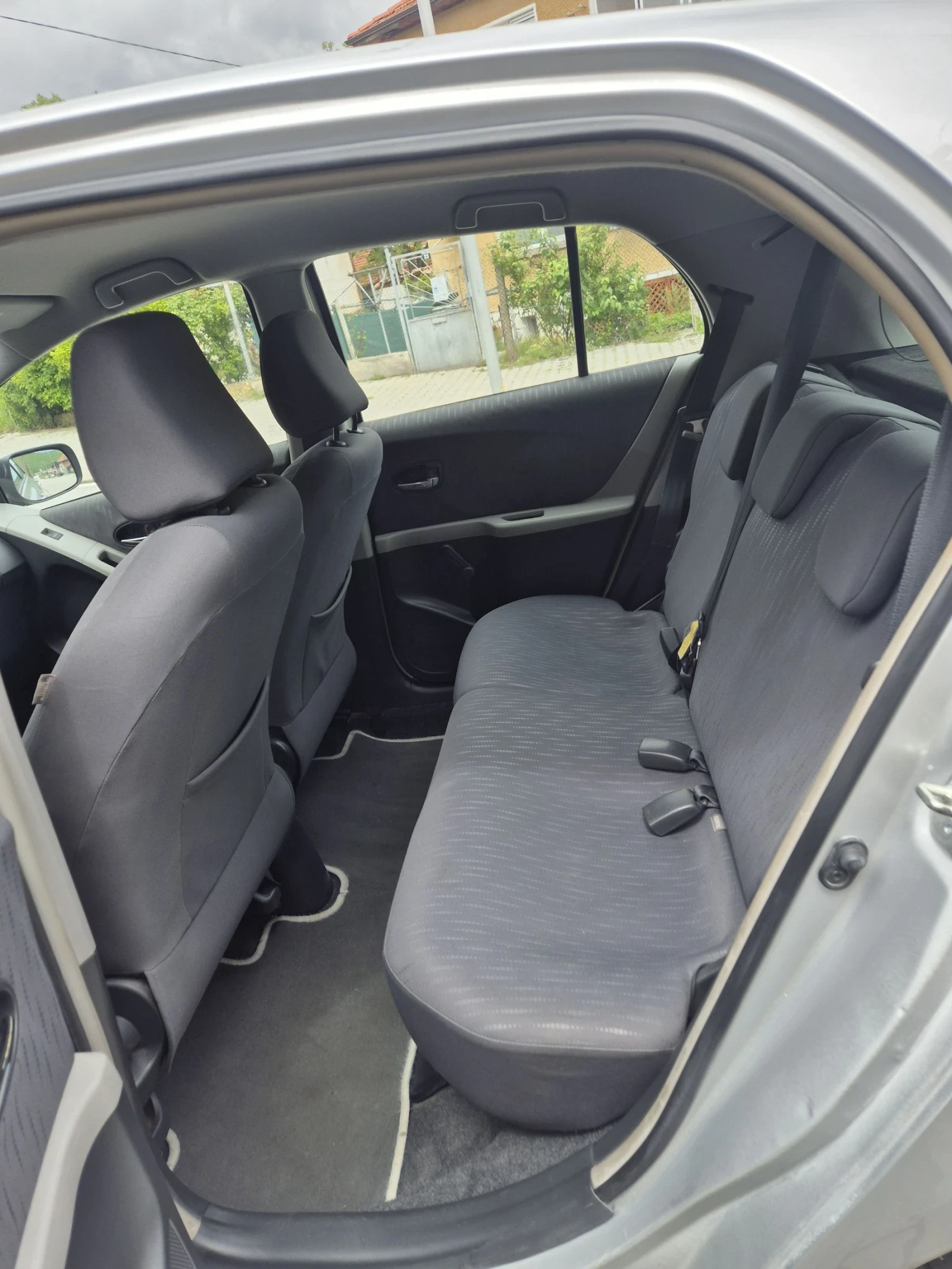 Toyota Yaris 1.3 vvt-i - изображение 10