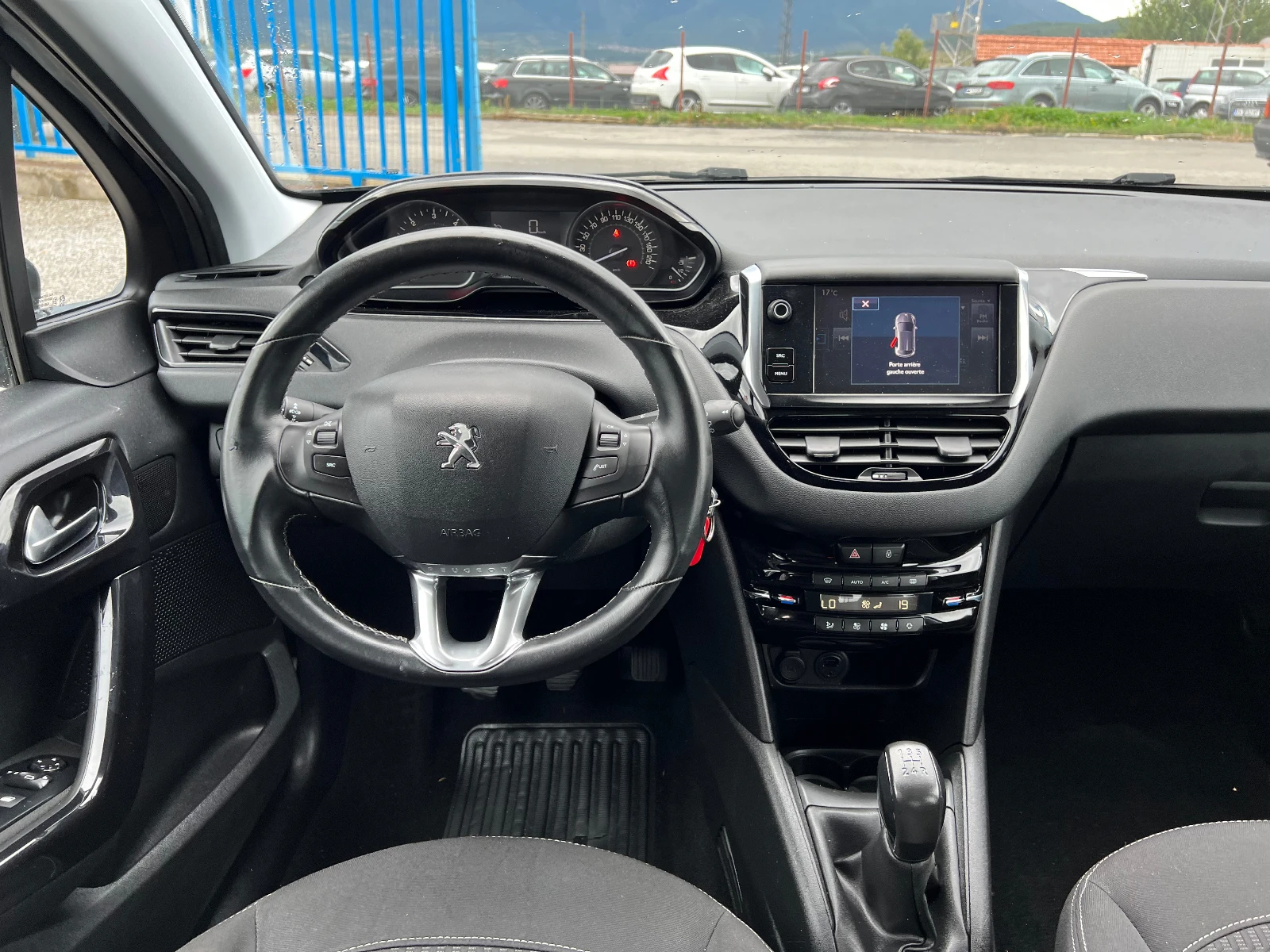 Peugeot 208 1.6hdi EURO 6 - изображение 7