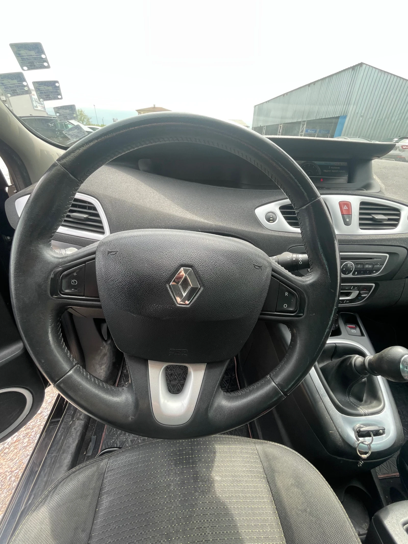 Renault Scenic 1.5 дизел - изображение 9