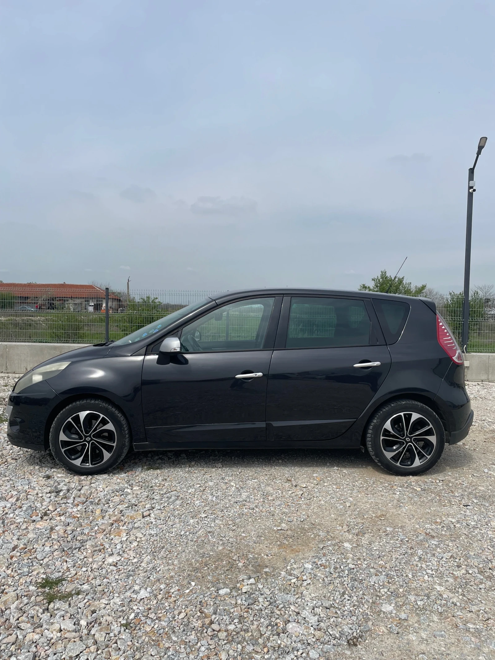 Renault Scenic 1.5 дизел - изображение 4