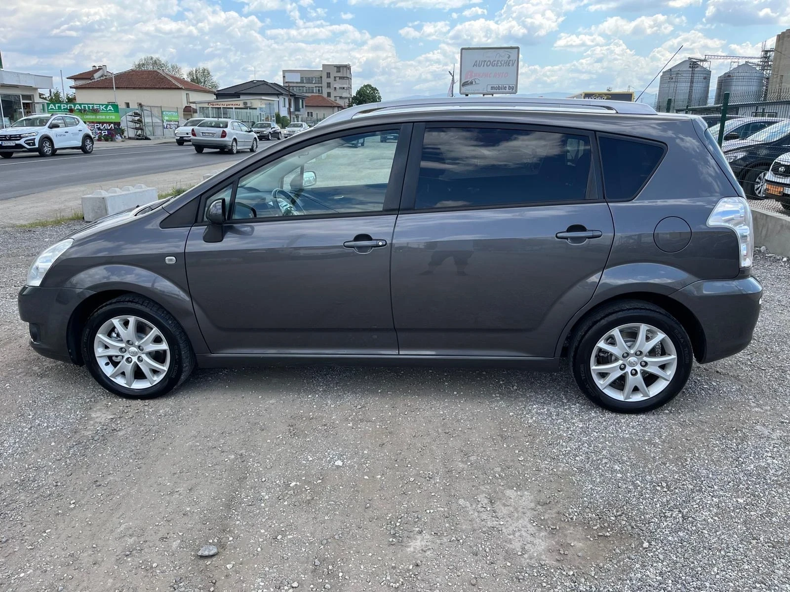 Toyota Corolla verso 6+ 1 - изображение 3