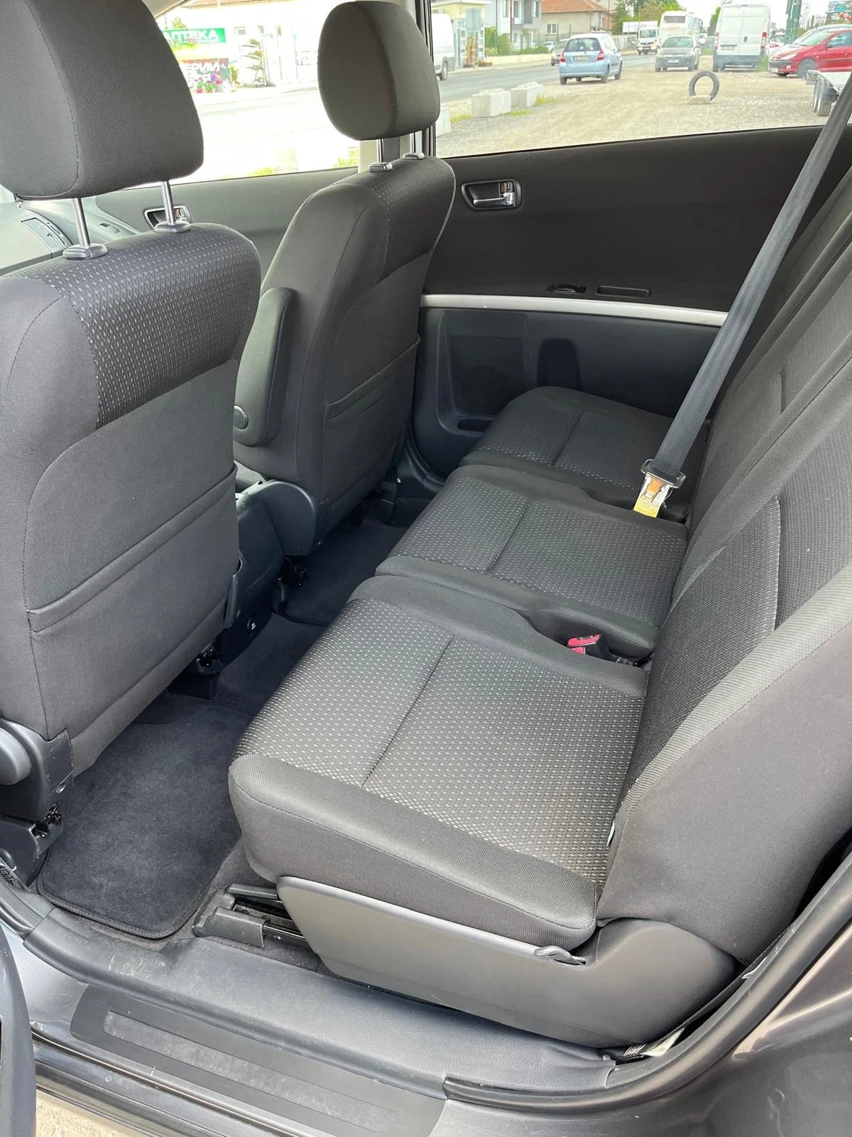 Toyota Corolla verso 6+ 1 - изображение 7