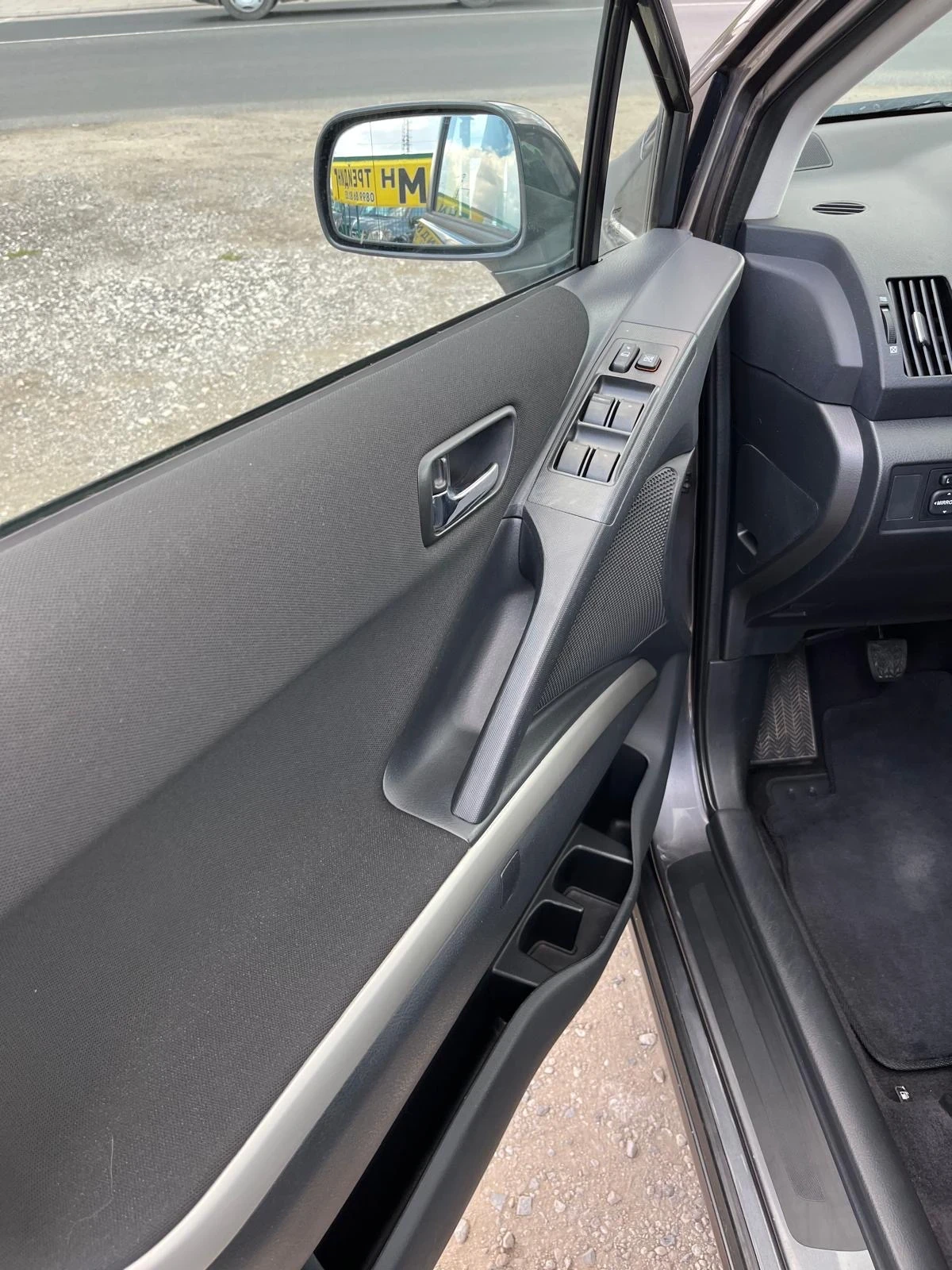 Toyota Corolla verso 6+ 1 - изображение 9