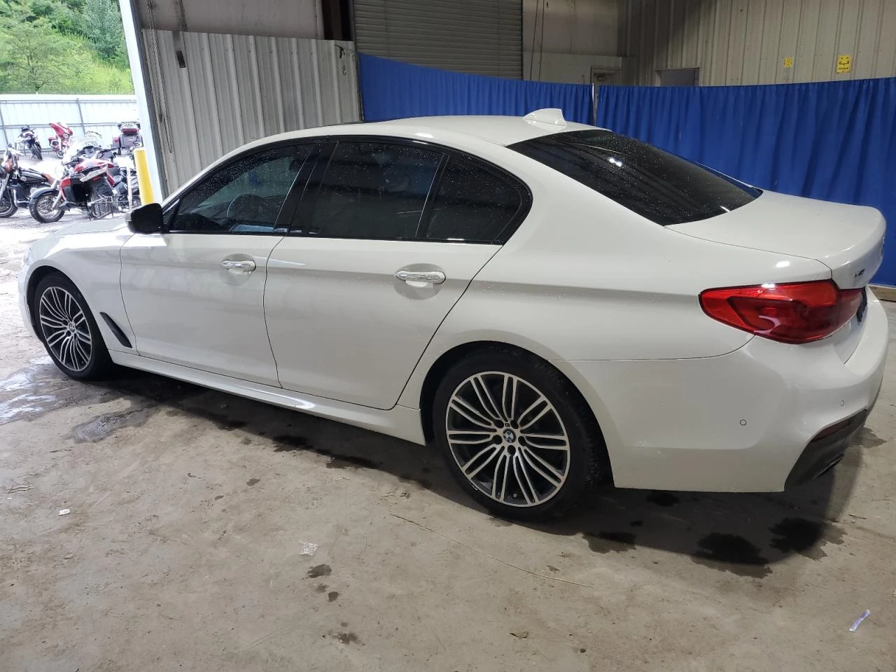 BMW 540 XI* 4x4* видео на двигателя - изображение 9