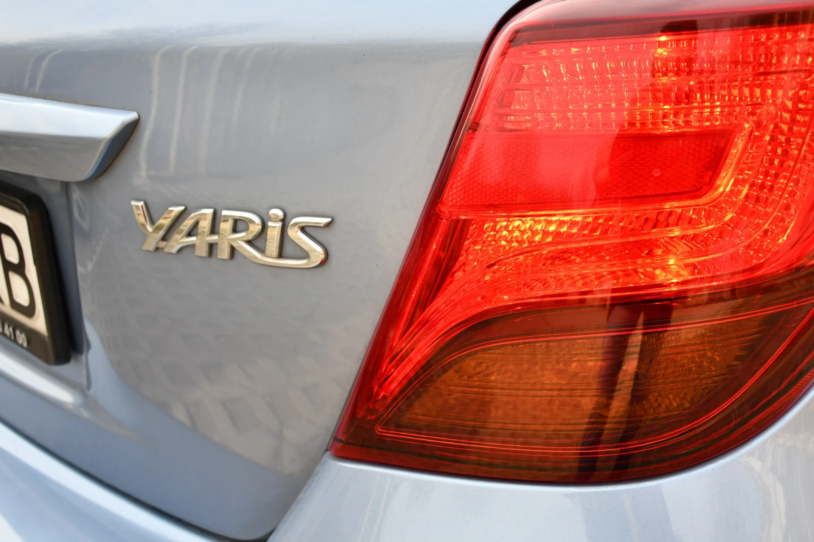 Toyota Yaris, снимка 6 - Автомобили и джипове - 53880011