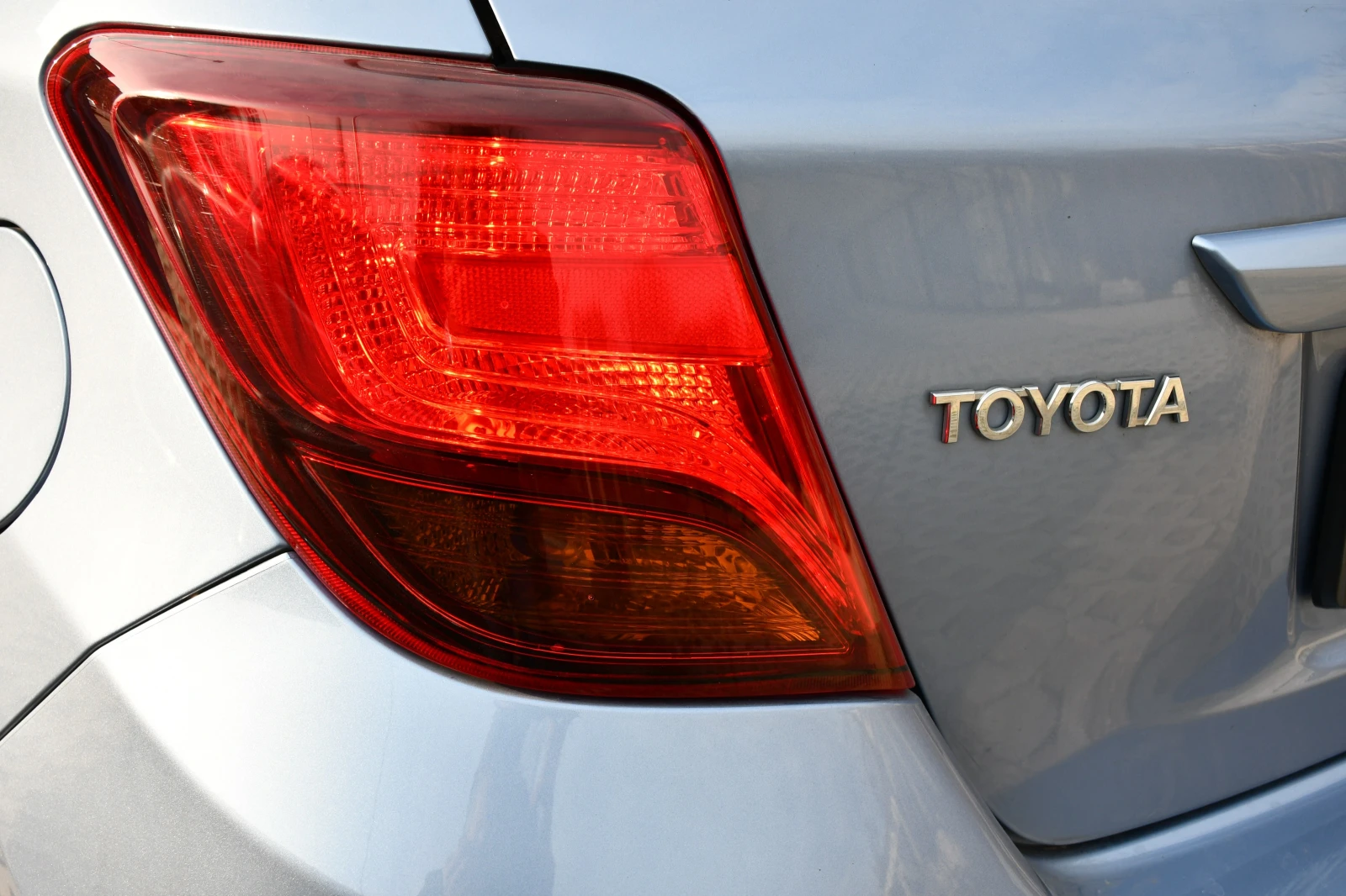 Toyota Yaris, снимка 5 - Автомобили и джипове - 53880011