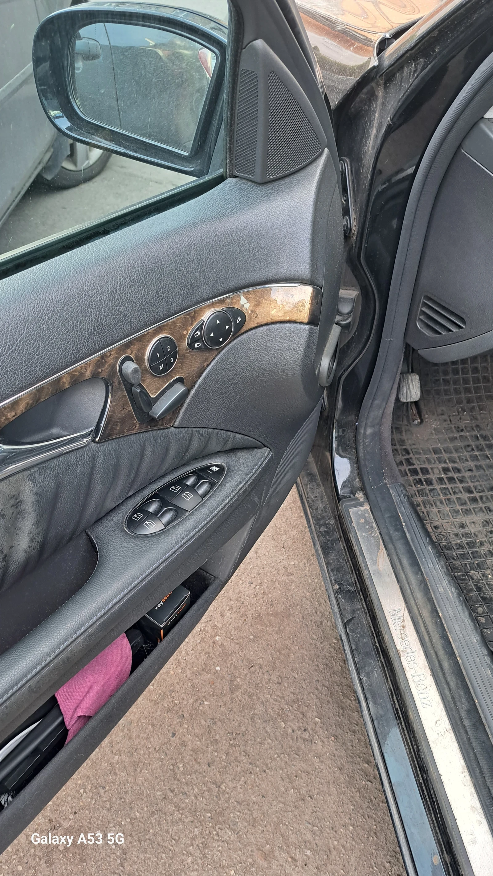 Mercedes-Benz E 280, снимка 8 - Автомобили и джипове - 53981267