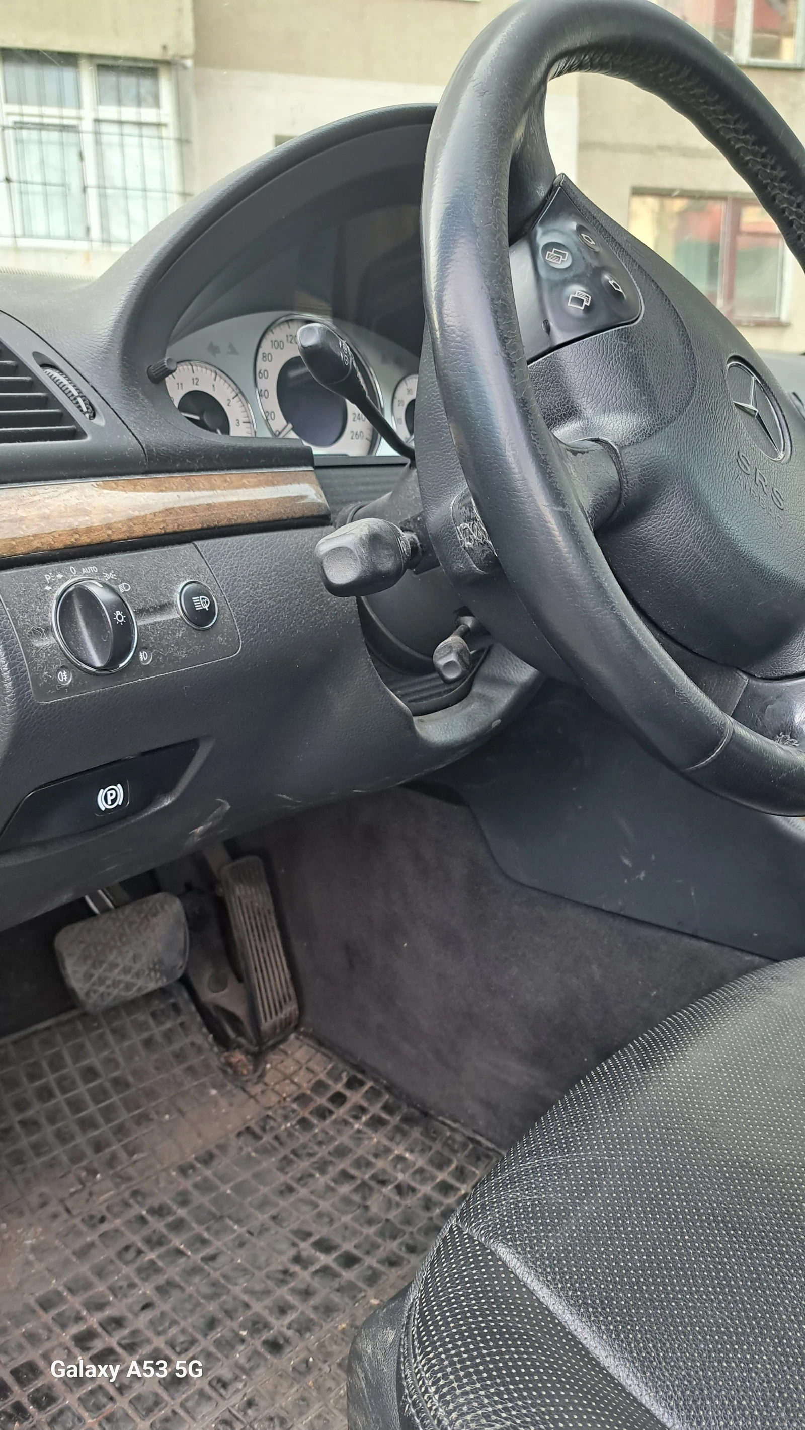 Mercedes-Benz E 280, снимка 11 - Автомобили и джипове - 53981267