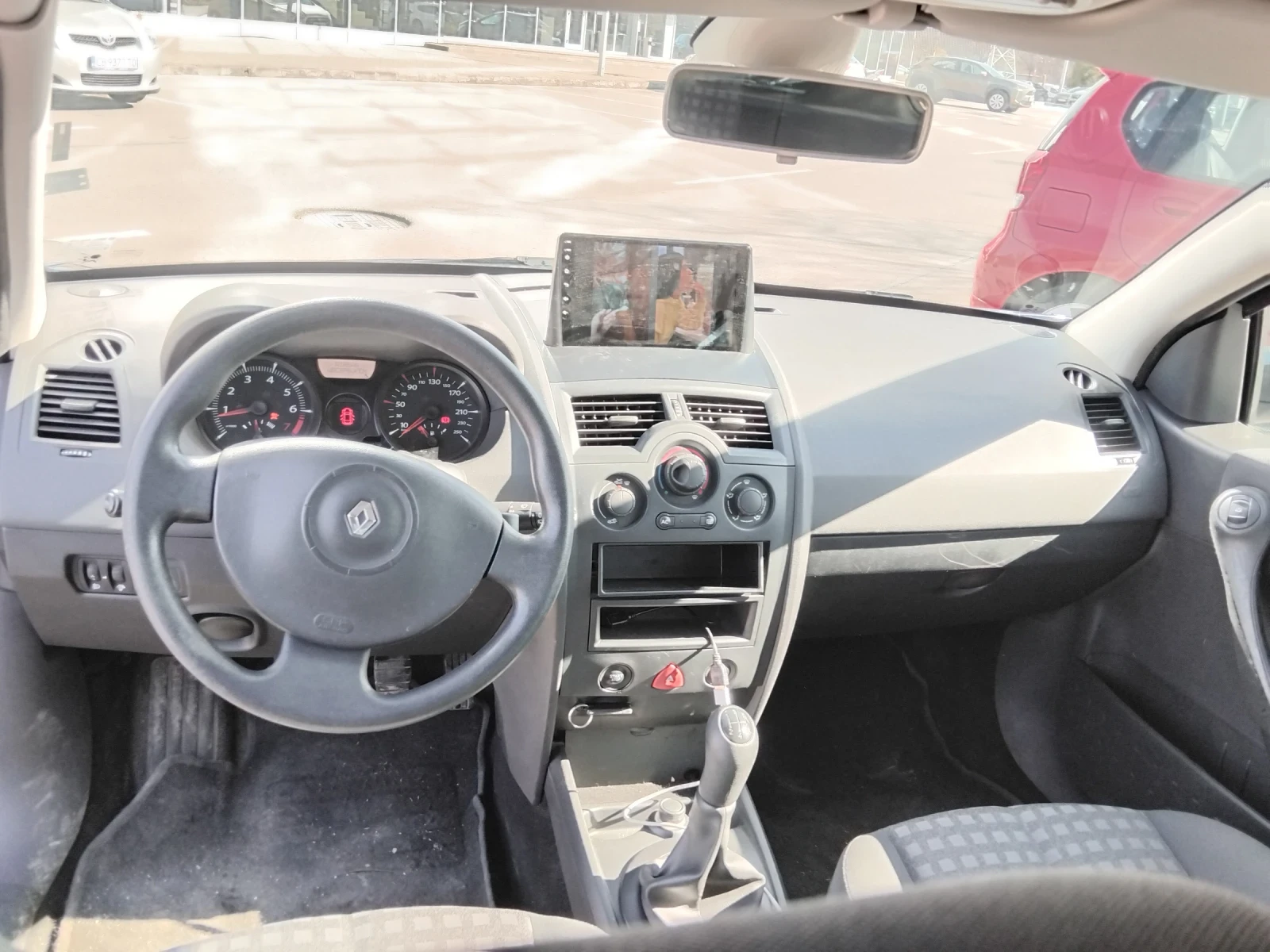 Renault Megane 16 бензин , снимка 11 - Автомобили и джипове - 54138906