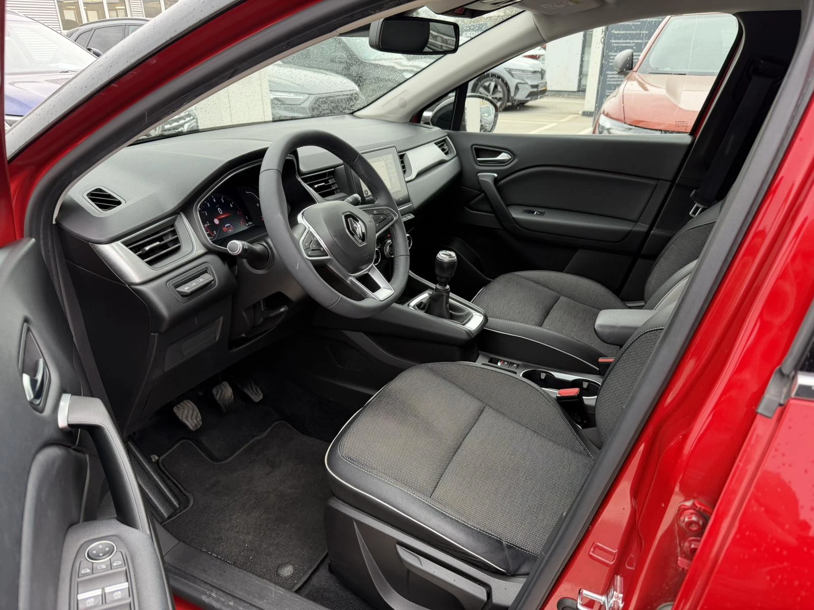 Renault Captur 1.3TCe 140k.c. | Mobile.bg � ����������� 10