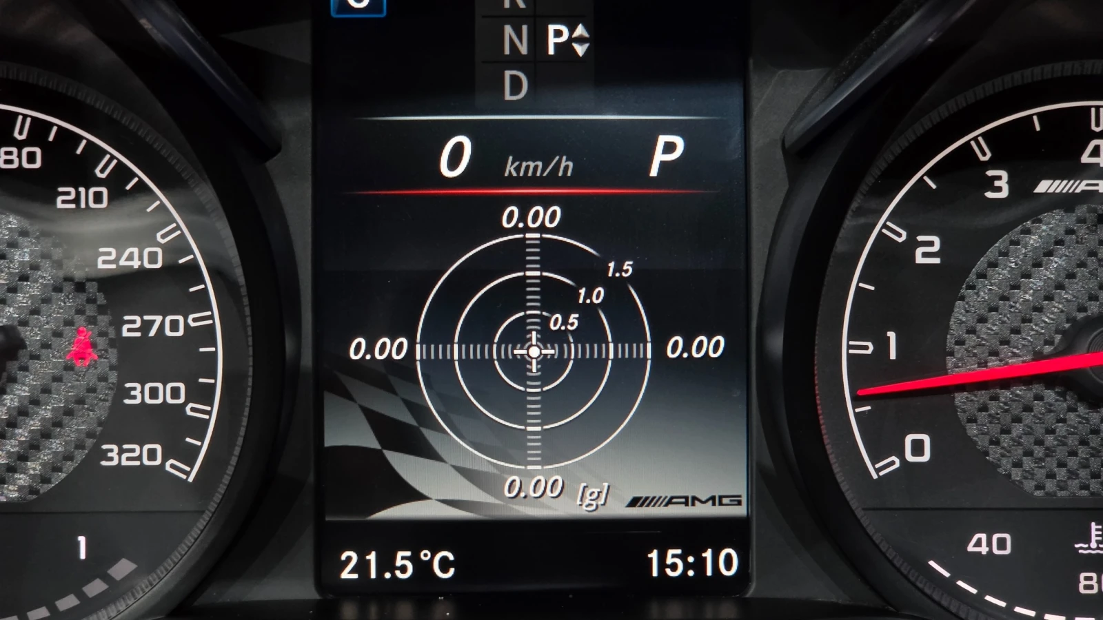 Mercedes-Benz C 63 AMG * Ceramic* 360* Pano* Ambient* , снимка 12 - Автомобили и джипове - 54586434