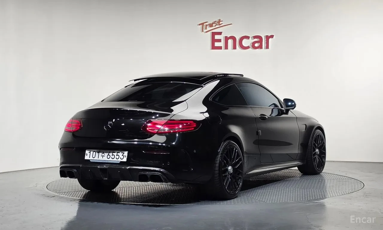 Mercedes-Benz C 63 AMG * Ceramic* 360* Pano* Ambient* , снимка 4 - Автомобили и джипове - 54586434