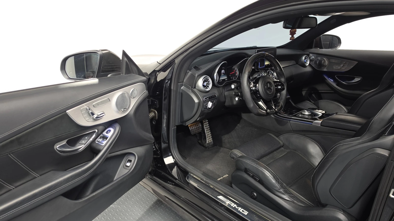 Mercedes-Benz C 63 AMG * Ceramic* 360* Pano* Ambient* , снимка 8 - Автомобили и джипове - 54586434