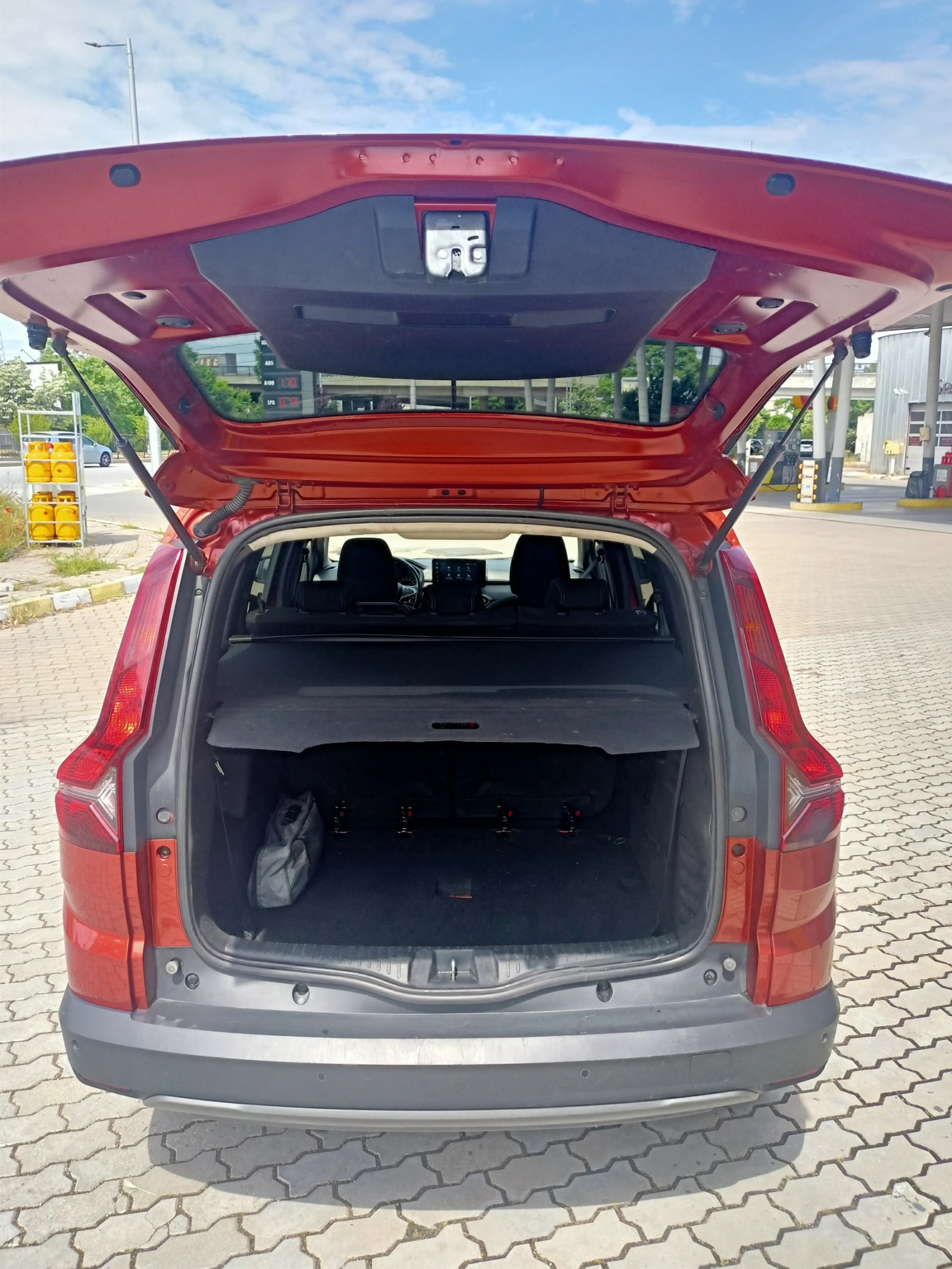 Dacia Jogger 999Евро за получаване, 1.0TCe EcoG 6+ 1м ГАЗ, снимка 6 - Автомобили и джипове - 54621189