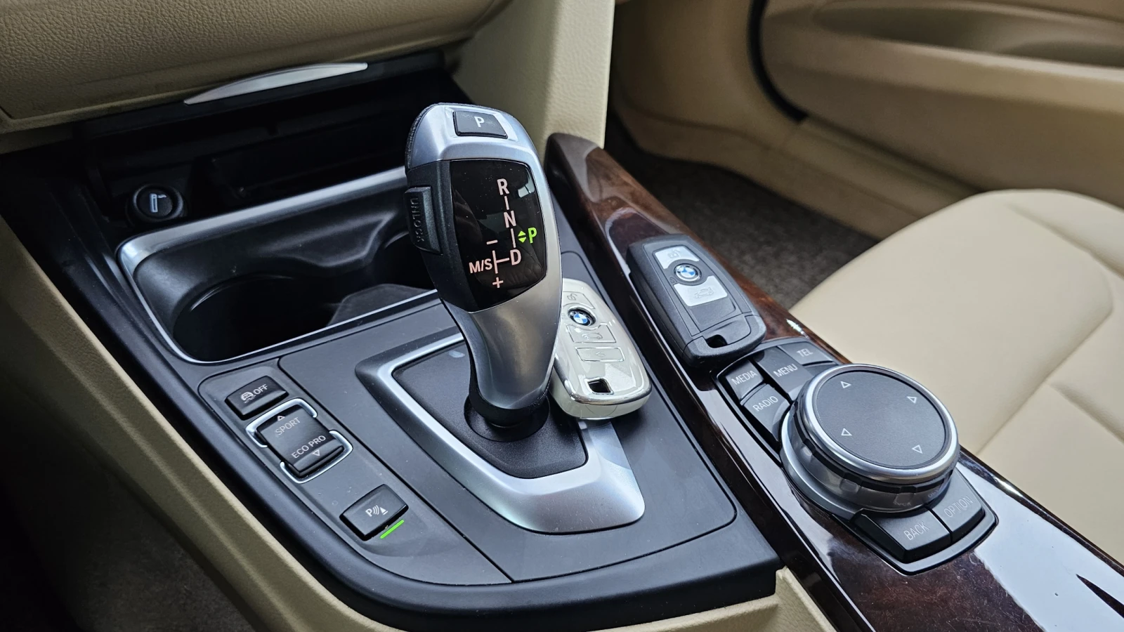 BMW 320 HUD* ЛЮК* КРАЙНА ЦЕНА, снимка 9 - Автомобили и джипове - 55435541