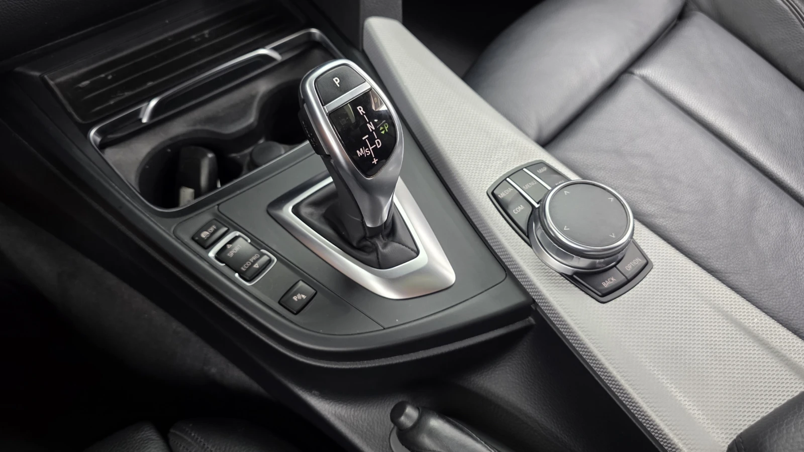 BMW 330 HUD* ЛЮК* КРАЙНА ЦЕНА, снимка 9 - Автомобили и джипове - 55435541