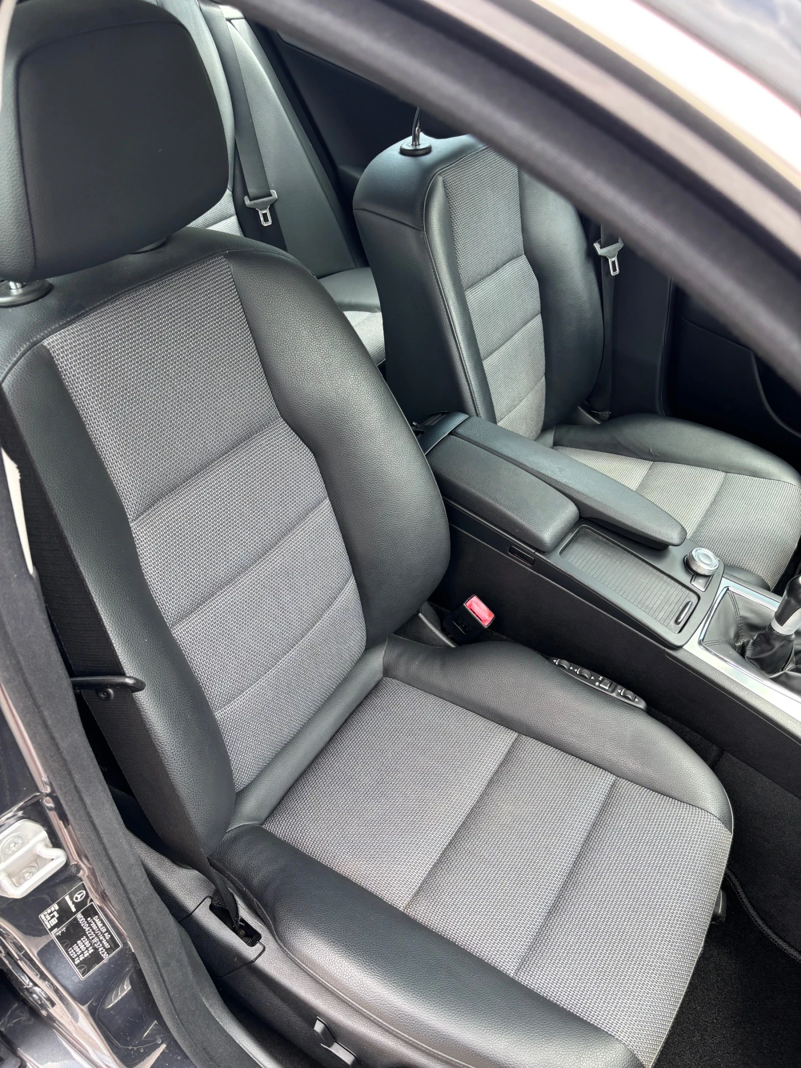 Mercedes-Benz C 350 CDI Avantgarde V6 Bi-xenon, снимка 8 - Автомобили и джипове - 56112833