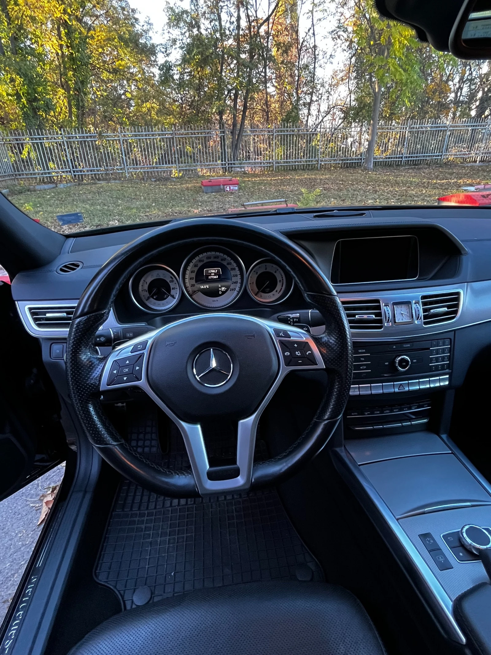 Mercedes-Benz E 350, снимка 14 - Автомобили и джипове - 56742936