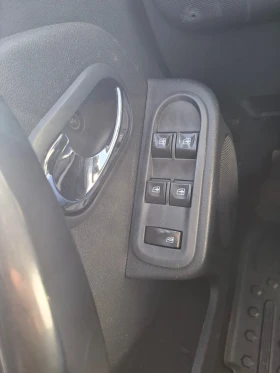 Dacia Duster 4x4, снимка 10