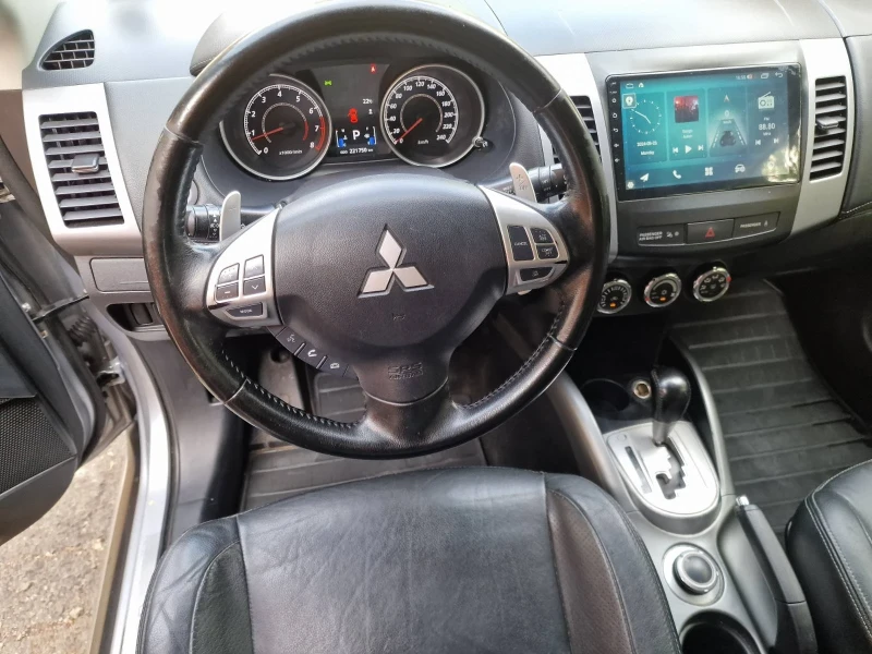 Mitsubishi Outlander, снимка 3 - Автомобили и джипове - 48369948