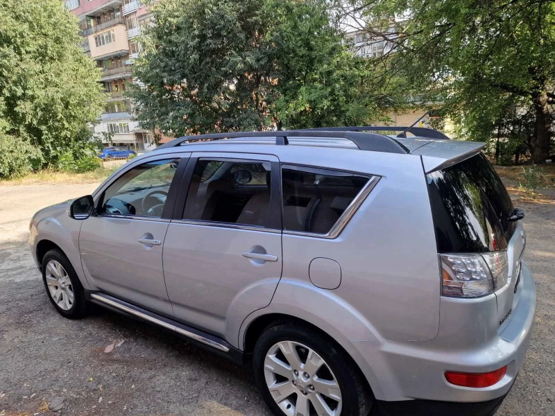 Mitsubishi Outlander, снимка 14 - Автомобили и джипове - 48369948