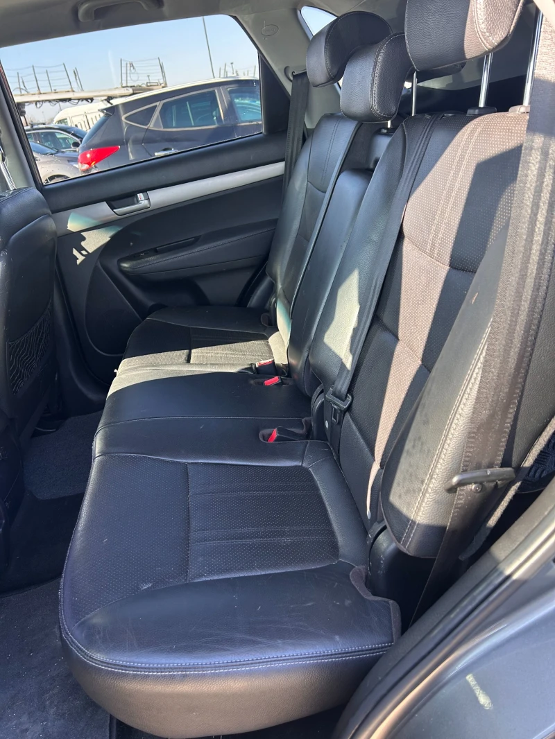 Kia Sorento 2.2CRDI 4WD AVTOMAT/PANORAMA/NAVI EURO 5, снимка 10 - Автомобили и джипове - 53155140