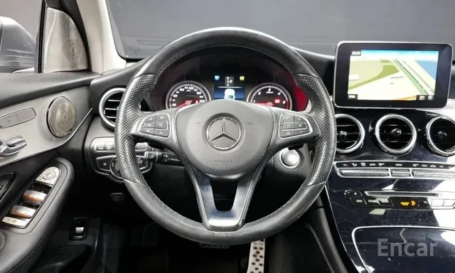 Mercedes-Benz GLC 220 COUPE / AMG / 4MATIC / ШИБИДАХ / 360 / BURM ЛИЗИНГ, снимка 12 - Автомобили и джипове - 54900157